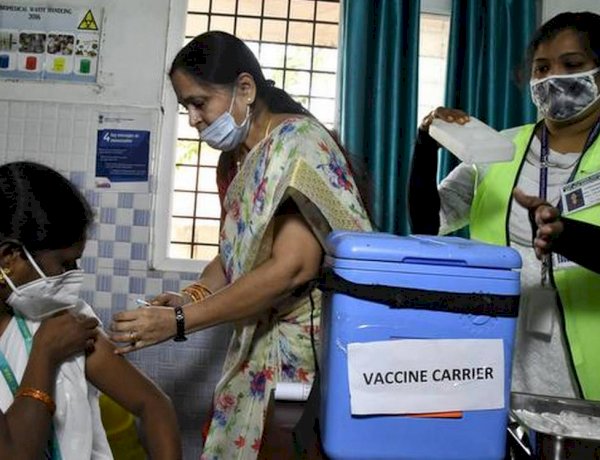 ओमिक्रोन संकट के बीच भारत सरकार ने दो नई वैक्सीन को दी मंजूरी, Molnupiravir दवा का भी होगा उपयोग