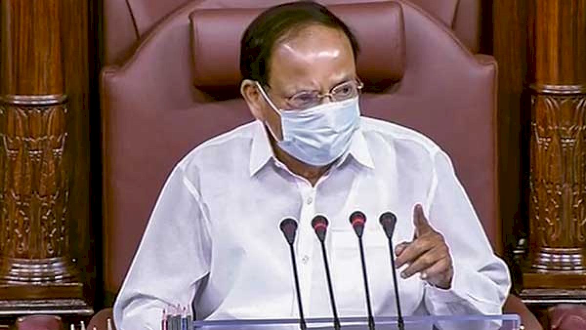 राज्यसभा में सभापति वैंकेया नायडू का छलका आंसू, बोले- बहुत कष्ट है, रातों की नींद नहीं आती राज्यसभा में सभापति वैंकेया नायडू का छलका आंसू, बोले- बहुत कष्ट है, रातों की नींद नहीं आती
