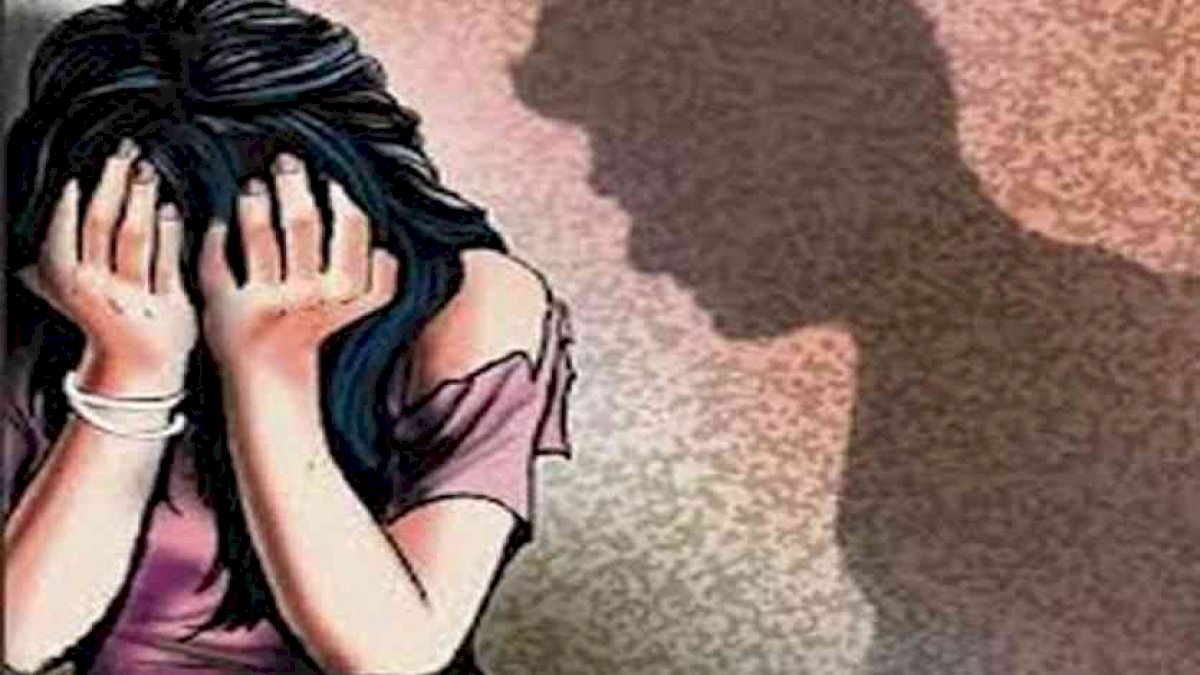 रतलाम में अविवाहित युवती से रेप, 5 महीने की गर्भवती होने पर हुआ खुलासा रतलाम में अविवाहित युवती से रेप, 5 महीने की गर्भवती होने पर हुआ खुलासा