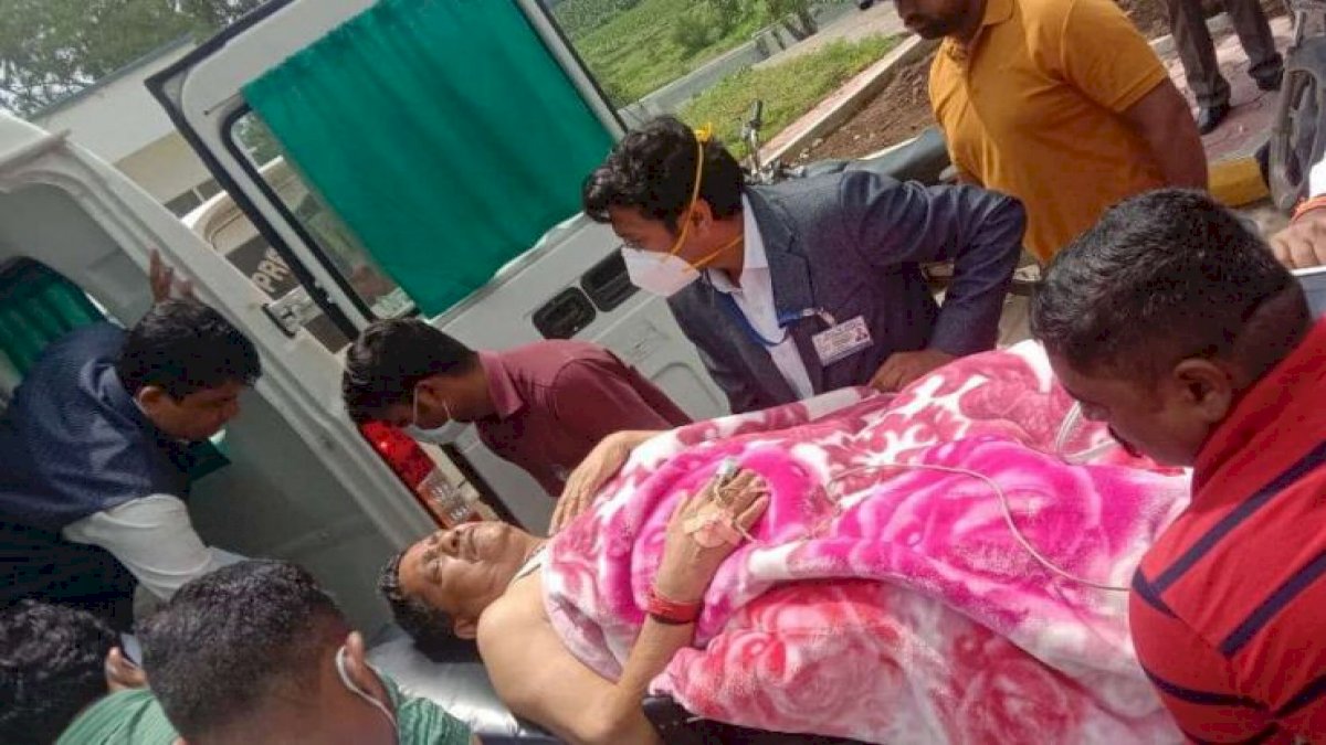 ध्वजारोहण करने गए मंत्री प्रेम सिंह पटेल की तबियत बिगड़ी, एयरलिफ्ट कर भेजा गया भोपाल ध्वजारोहण करने गए मंत्री प्रेम सिंह पटेल की तबियत बिगड़ी, एयरलिफ्ट कर भेजा गया भोपाल