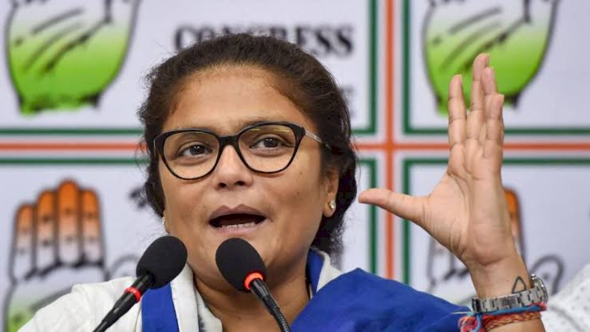महिला कांग्रेस की राष्ट्रीय अध्यक्ष सुष्मिता देव ने छोड़ी पार्टी, सोनिया गांधी को भेजा अपना इस्तीफा महिला कांग्रेस की राष्ट्रीय अध्यक्ष सुष्मिता देव ने छोड़ी पार्टी, सोनिया गांधी को भेजा अपना इस्तीफा