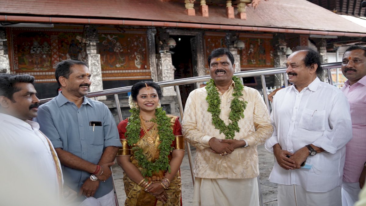 अरविंद मेनन ने केरल में रचाई शादी, गृह राज्य में देखेंगे पार्टी का कार्यभार अरविंद मेनन ने केरल में रचाई शादी, गृह राज्य में देखेंगे पार्टी का कार्यभार