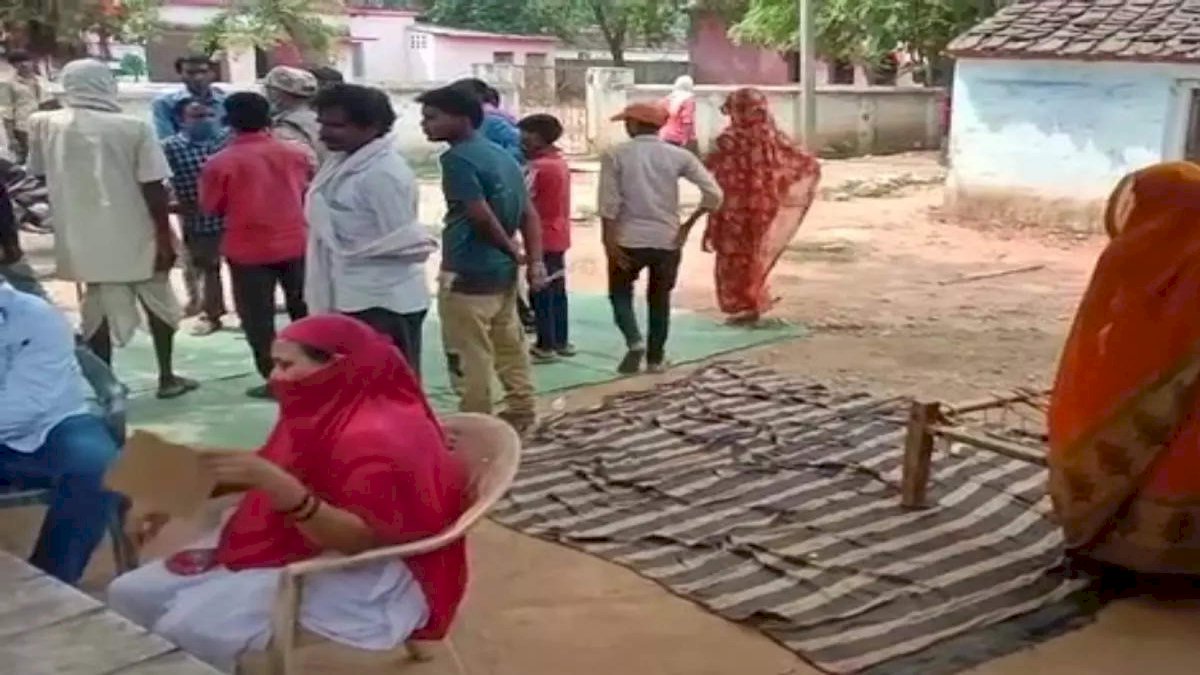 निवाड़ी में उल्टी-दस्त का कहर, 3 लोगों की मौत के बाद नींद से जागा प्रशासन निवाड़ी में उल्टी-दस्त का कहर, 3 लोगों की मौत के बाद नींद से जागा प्रशासन