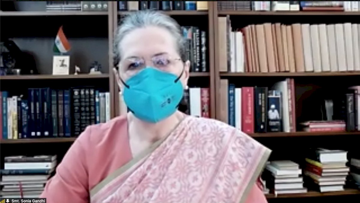 विपक्षी दलों से सोनिया गांधी की अपील, सामूहिक रूप से रणनीति तैयार करने की है ज़रूरत विपक्षी दलों से सोनिया गांधी की अपील, सामूहिक रूप से रणनीति तैयार करने की है ज़रूरत