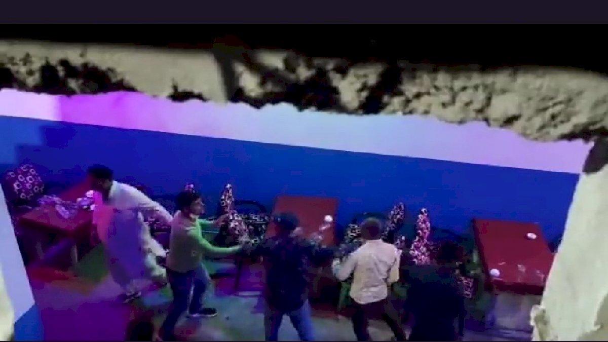 भाजपा नेता ने ऑफिस में घुसकर की पत्रकार से मारपीट, पुलिस ने उल्टा पत्रकार पर ही दर्ज किया मुकदमा भाजपा नेता ने ऑफिस में घुसकर की पत्रकार से मारपीट, पुलिस ने उल्टा पत्रकार पर ही दर्ज किया मुकदमा