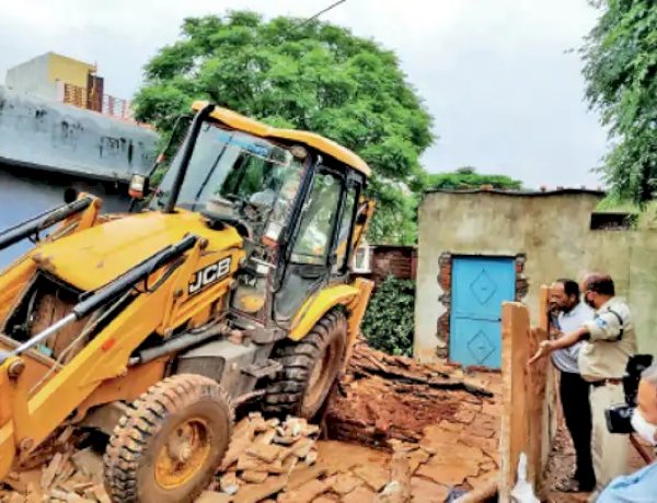 Photo Courtesy: Bhaskar Photo Courtesy: Bhaskar