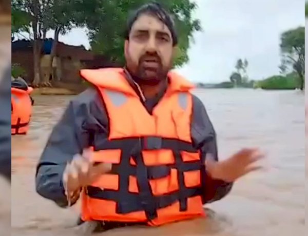बीजेपी विधायक जजपाल जज्जी ने बाढ़ में उतरकर लगायी मदद की गुहार, महाराज और शिवराज से हवाई मदद की अपील