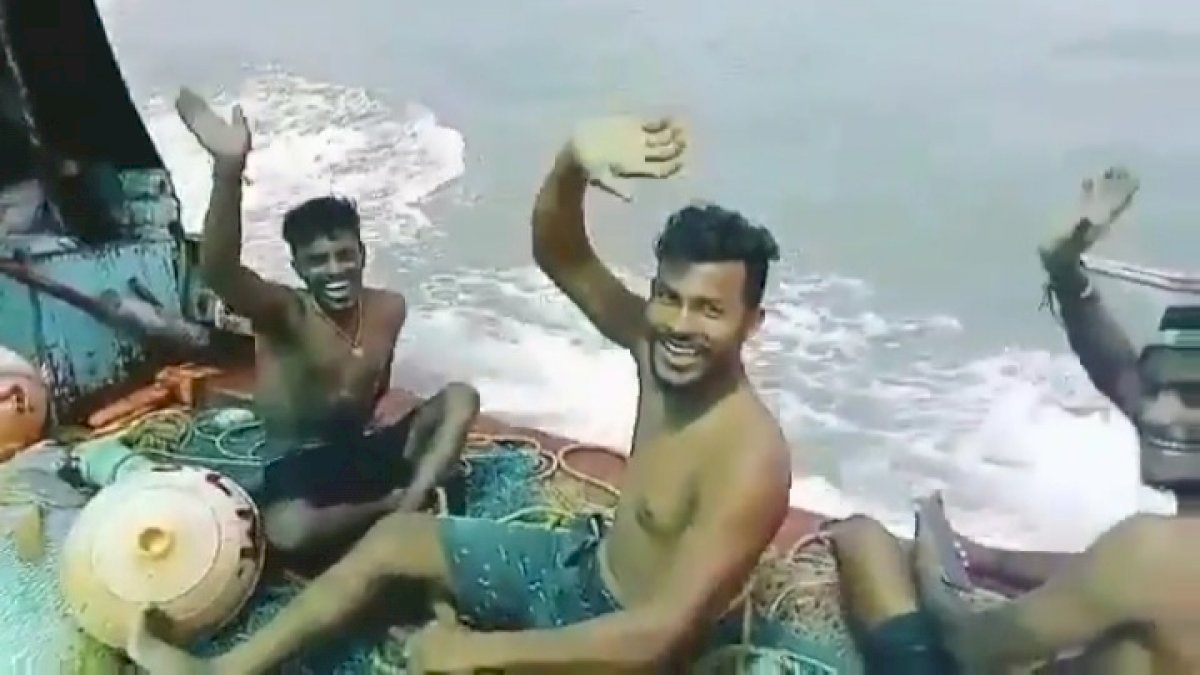 रातों रात करोड़पति बना पालघर का मछुआरा, जाल में फंसी 157 सोने के दिल वाली मछलियां रातों रात करोड़पति बना पालघर का मछुआरा, जाल में फंसी 157 सोने के दिल वाली मछलियां