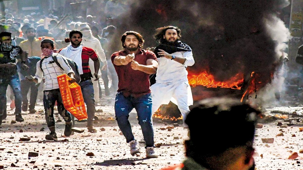 दिल्ली दंगा केस में पुलिस ने आंखों पर पट्टी बांधने की कोशिशें की, टैक्सपेयर्स का पैसा भी बर्बाद किया: कोर्ट दिल्ली दंगा केस में पुलिस ने आंखों पर पट्टी बांधने की कोशिशें की, टैक्सपेयर्स का पैसा भी बर्बाद किया: कोर्ट