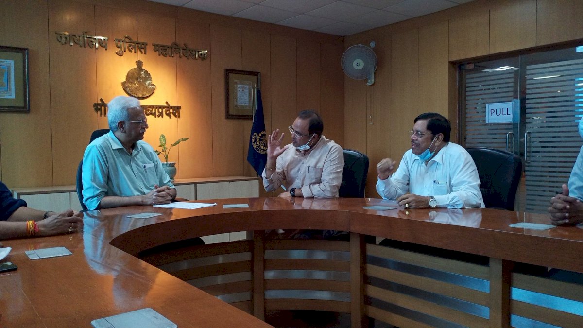 पुलिसकर्मियों के खिलाफ दर्ज हो हत्या का प्रकरण, खरगोन मामले में DGP से मिले अरुण यादव पुलिसकर्मियों के खिलाफ दर्ज हो हत्या का प्रकरण, खरगोन मामले में DGP से मिले अरुण यादव