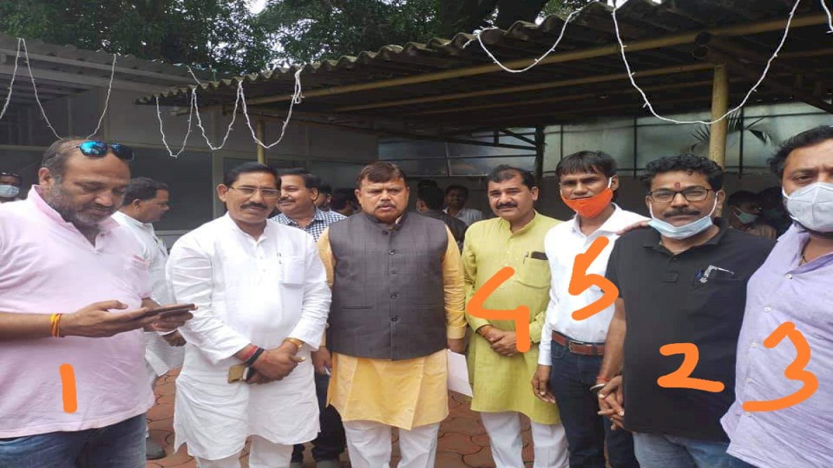 नाबालिग से गैंगरेप मामले में BJP जिलाध्यक्ष को बचा रही है पुलिस, कांग्रेस का गंभीर आरोप नाबालिग से गैंगरेप मामले में BJP जिलाध्यक्ष को बचा रही है पुलिस, कांग्रेस का गंभीर आरोप