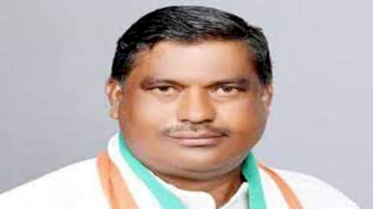 बीजेपी सरकार में कांग्रेस विधायकों पर झूठे प्रकरण दर्ज किए जाने का दावा, दिग्विजय सिंह ने की CBI जांच की मांग बीजेपी सरकार में कांग्रेस विधायकों पर झूठे प्रकरण दर्ज किए जाने का दावा, दिग्विजय सिंह ने की CBI जांच की मांग