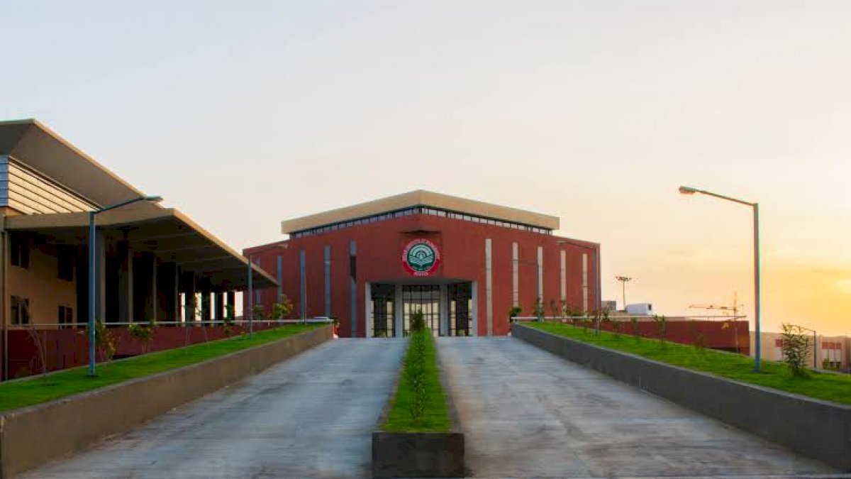 IIM रोहतक के डायरेक्टर की डिग्री लापता, खत्म होने की कगार पर है कार्यकाल IIM रोहतक के डायरेक्टर की डिग्री लापता, खत्म होने की कगार पर है कार्यकाल