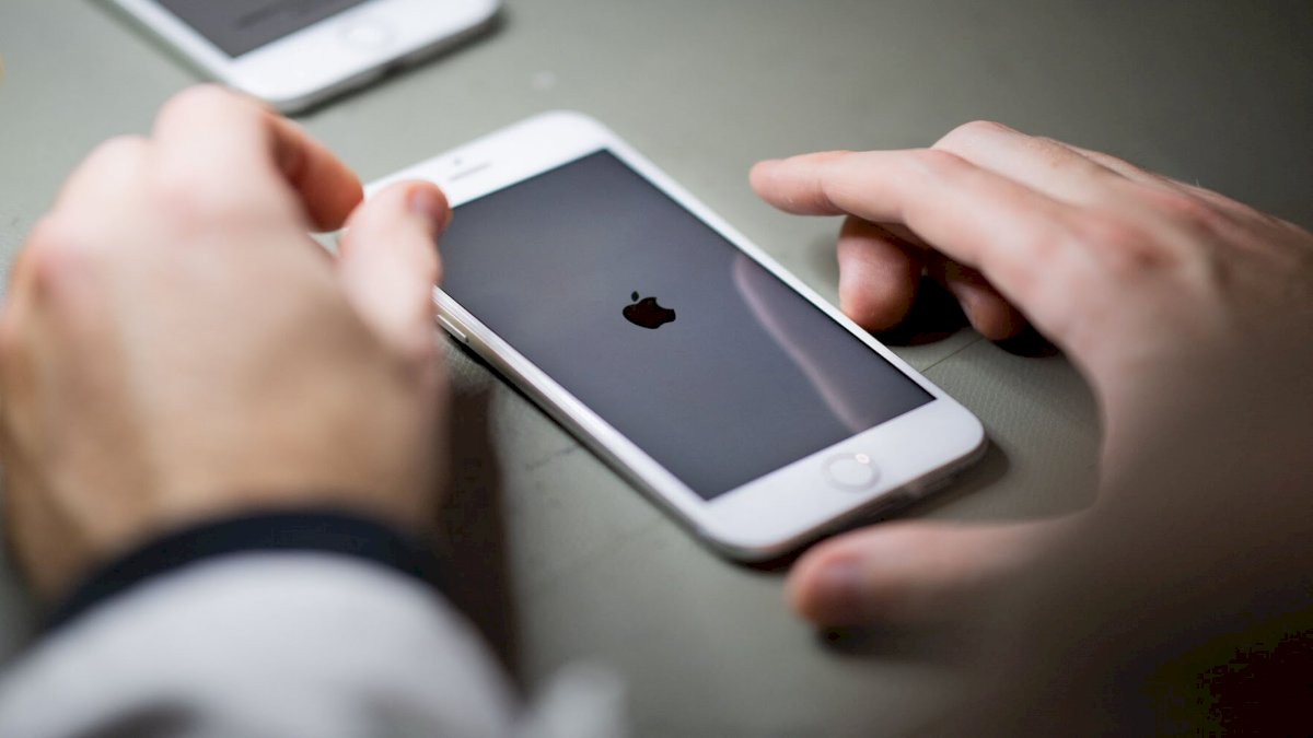 पेगासस: Apple ने मजबूत की सिक्योरिटी, यूजर्स को जासूसी से बचाने के लिए लाया जरूरी अपडेट पेगासस: Apple ने मजबूत की सिक्योरिटी, यूजर्स को जासूसी से बचाने के लिए लाया जरूरी अपडेट