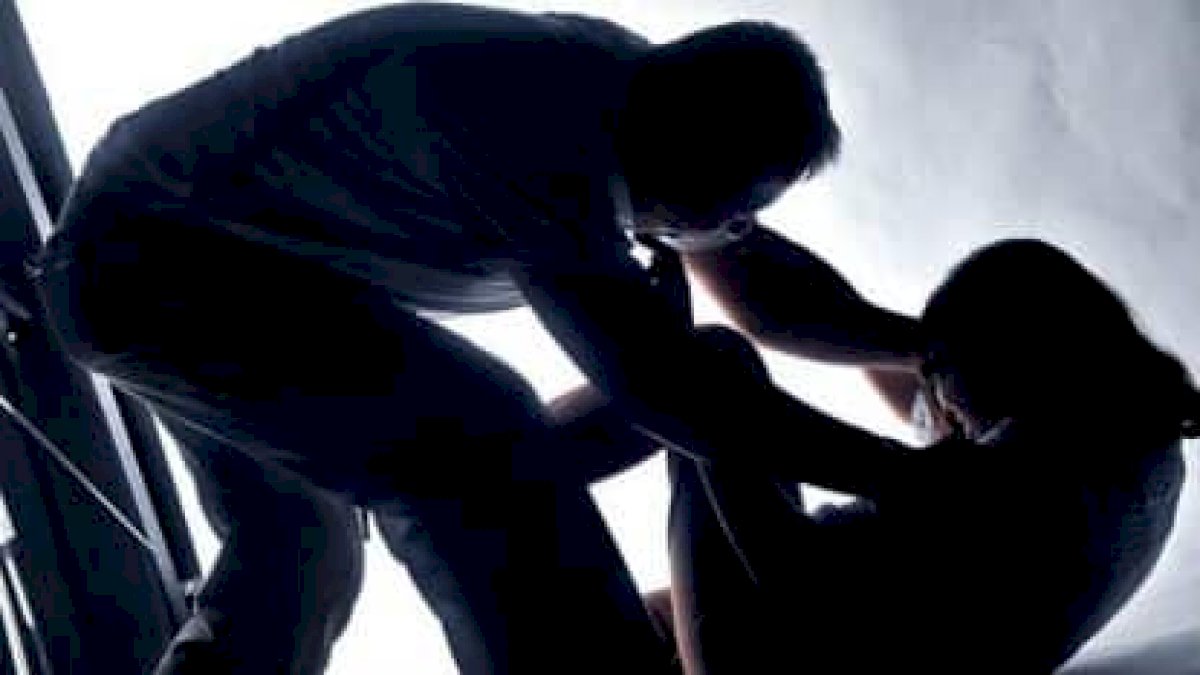 MP में सुरक्षित नहीं हैं बेटियां, मासूमों के साथ बलात्कार के मामले में मध्य प्रदेश फिर नंबर वन MP में सुरक्षित नहीं हैं बेटियां, मासूमों के साथ बलात्कार के मामले में मध्य प्रदेश फिर नंबर वन