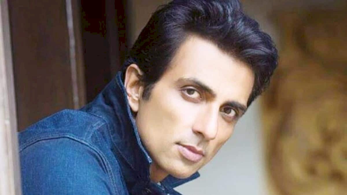 एक्टर सोनू सूद के यहां IT की दबिश, 6 ठिकानों पर हो रही सर्वे की कार्रवाई एक्टर सोनू सूद के यहां IT की दबिश, 6 ठिकानों पर हो रही सर्वे की कार्रवाई