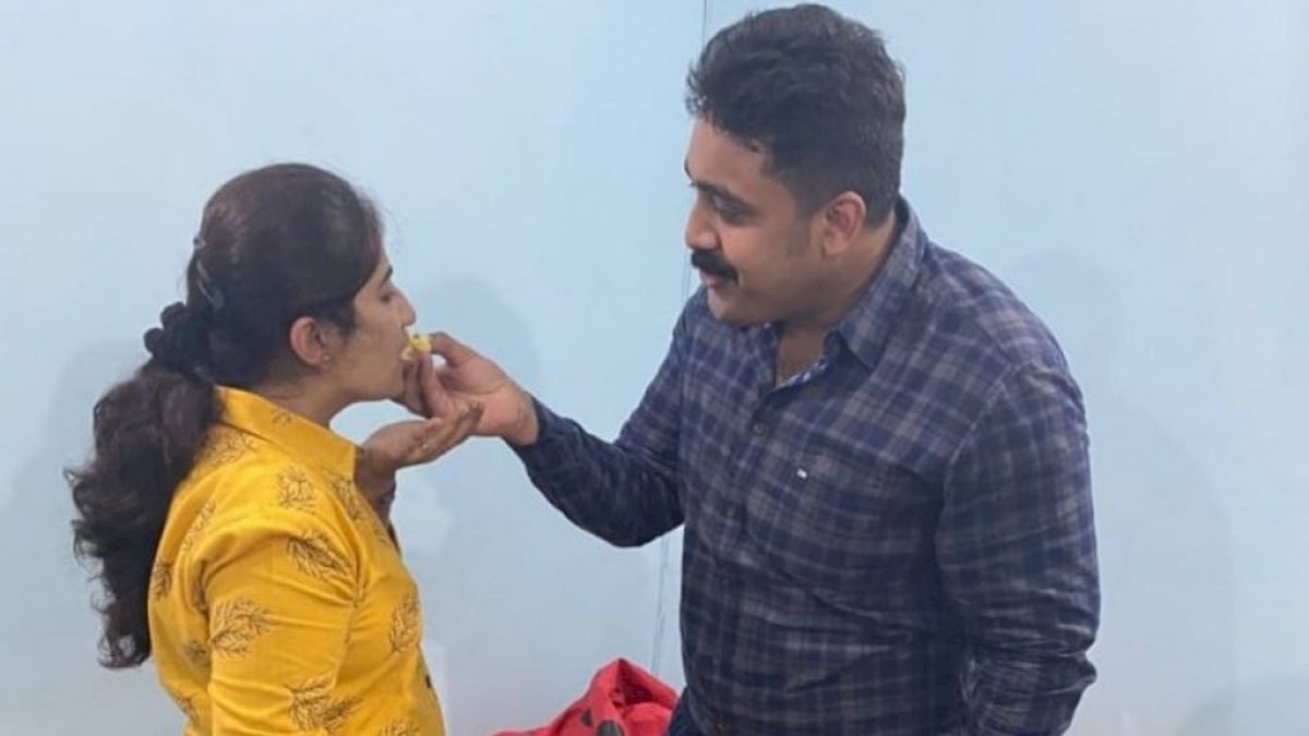पुलिस अफसर पति-पत्नी बने डिप्टी कलेक्टर, बिलासपुर के कपल ने रचा इतिहास पुलिस अफसर पति-पत्नी बने डिप्टी कलेक्टर, बिलासपुर के कपल ने रचा इतिहास