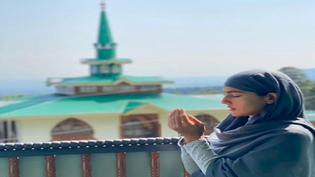 कभी दादी बनी थीं कश्मीर की कली, अब सारा अली ख़ान को भायी ख़ूबसूरती, कहा धरती का स्वर्ग कभी दादी बनी थीं कश्मीर की कली, अब सारा अली ख़ान को भायी ख़ूबसूरती, कहा धरती का स्वर्ग