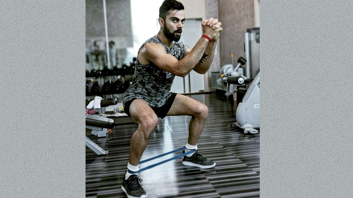 जिम में पसीना बहाते नजर आए विराट कोहली, फैंस ने किए मजेदार कमेंट्स जिम में पसीना बहाते नजर आए विराट कोहली, फैंस ने किए मजेदार कमेंट्स