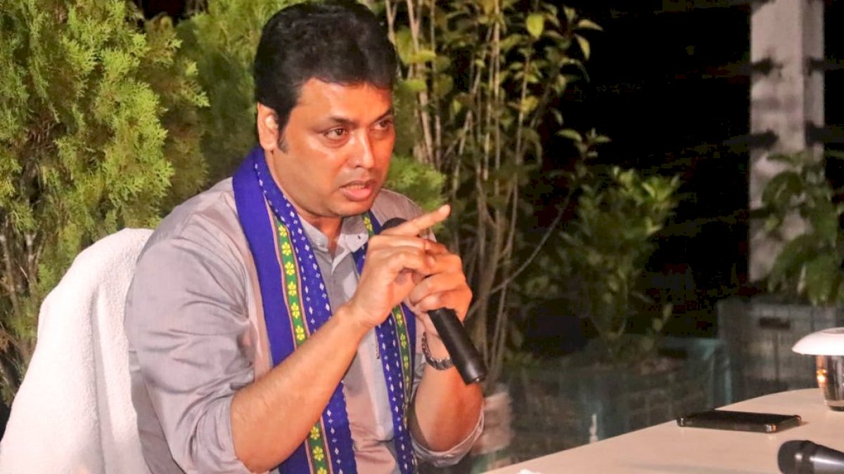 बिप्लब देब ने दी अपने अधिकारियों को हिदायत, अदालत से मत डरो, यहां का बाघ मैं हूं बिप्लब देब ने दी अपने अधिकारियों को हिदायत, अदालत से मत डरो, यहां का बाघ मैं हूं