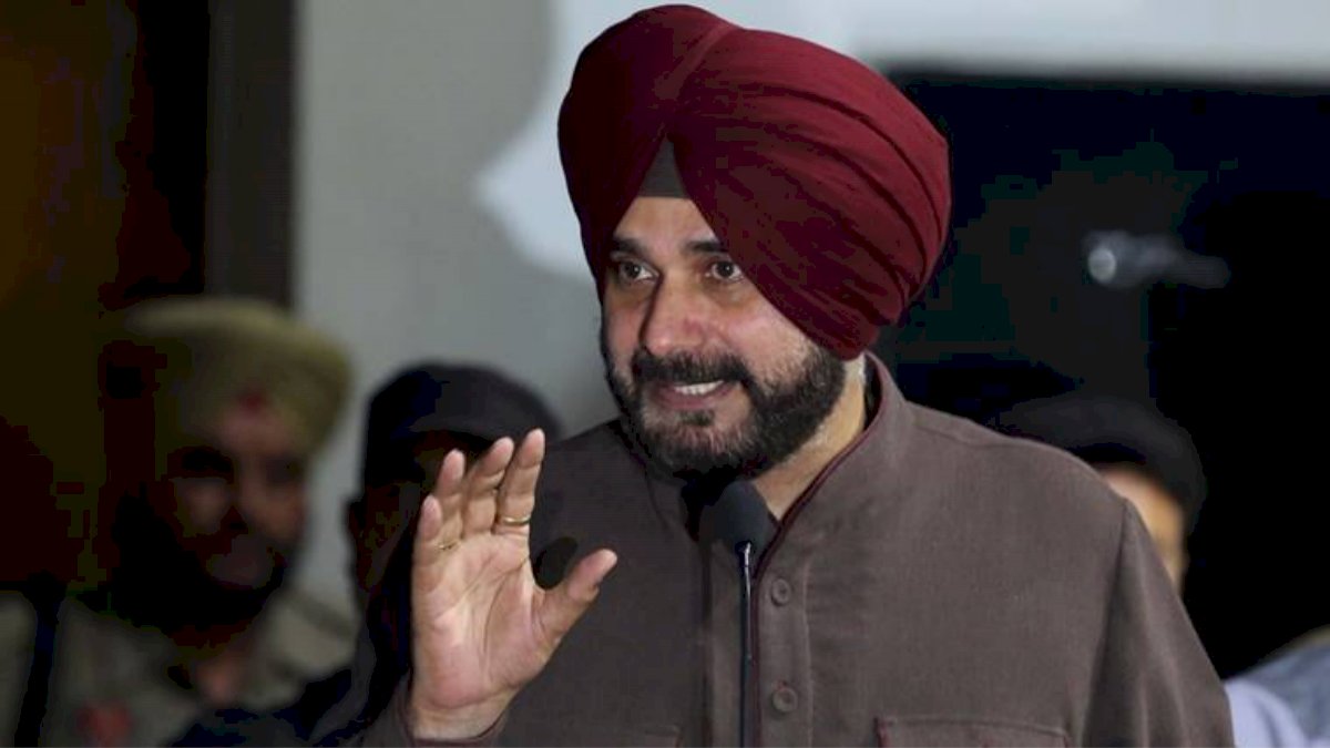 सिद्धू ने की सीएम चन्नी से मुलाकात, कहा, मैं कांग्रेस को मरने नहीं दूंगा सिद्धू ने की सीएम चन्नी से मुलाकात, कहा, मैं कांग्रेस को मरने नहीं दूंगा
