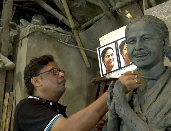 ममता को दुर्गा के रूप में चित्रित करने का बीजेपी ने किया विरोध, मूर्ति बनाने वालों ने कहा, यह राजनीति का मुद्दा नहीं