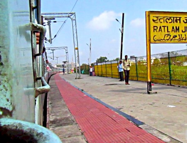 Photo Courtesy : IndianRailinfor Photo Courtesy : IndianRailinfor