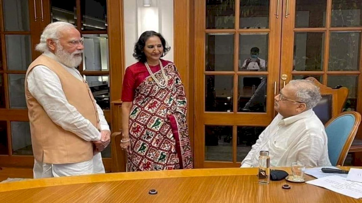 पीएम मोदी से मुलाकात को झुनझुनवाला ने बताया सुहागरात, लोग बोले- दलाल से मिलकर गिराई पीएम पद की गरिमा पीएम मोदी से मुलाकात को झुनझुनवाला ने बताया सुहागरात, लोग बोले- दलाल से मिलकर गिराई पीएम पद की गरिमा