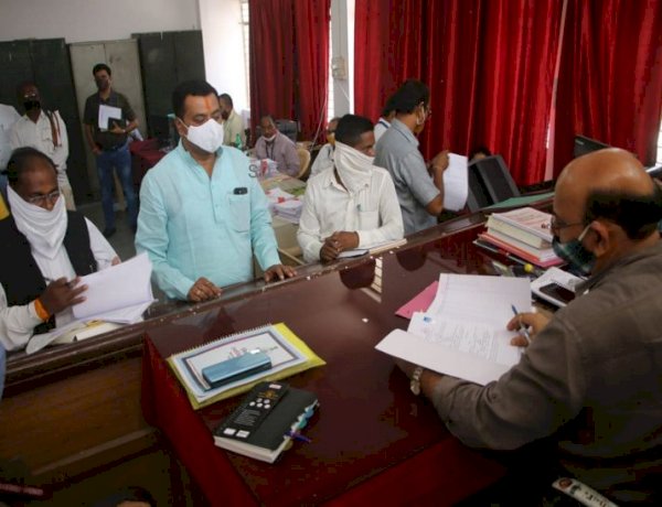 Photo Courtesy : Dainik Bhaskar Photo Courtesy : Dainik Bhaskar