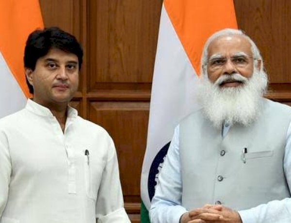 PM मोदी और सिंधिया हाथ में गंगाजल लेकर कहें कि वे जेवर एयरपोर्ट को नहीं बेचेंगे: कांग्रेस PM मोदी और सिंधिया हाथ में गंगाजल लेकर कहें कि वे जेवर एयरपोर्ट को नहीं बेचेंगे: कांग्रेस