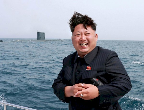 नॉर्थ कोरिया में हंसने पर पाबंदी, किम जोंग ने नागरिकों को 11 दिन शोक मनाने का दिया आदेश