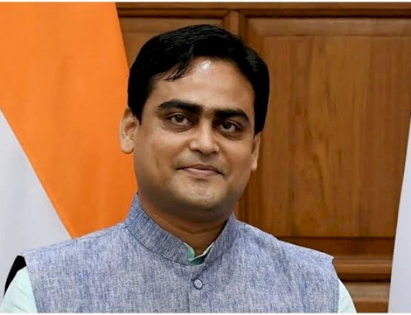 बंगाल बीजेपी में सियासी हलचल तेज़, केंद्रीय मंत्री शांतनु ठाकुर सहित 5 विधायकों ने छोड़े सभी व्हाट्सएप ग्रुप बंगाल बीजेपी में सियासी हलचल तेज़, केंद्रीय मंत्री शांतनु ठाकुर सहित 5 विधायकों ने छोड़े सभी व्हाट्सएप ग्रुप