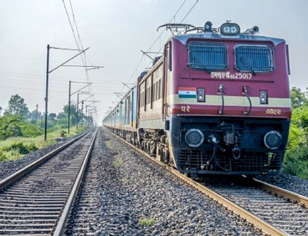 रेलवे की संपत्ति चोरी करने वालों पर बड़ा एक्शन, RPF ने लाखों के माल समेत 105 कबाड़ियों को किया गिरफ्तार