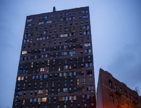 न्यूयॉर्क के अपार्टमेंट में इलेक्ट्रिक हीटर से लगी भीषण आग, 9 बच्चों समेत 19 की मौत