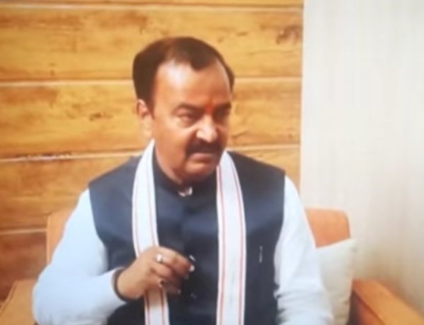 धर्म संसद से जुड़ा सवाल पूछने पर भड़के यूपी के डिप्टी सीएम, रिपोर्टर से की बदसलूकी जबरन डिलीट कराया वीडियो धर्म संसद से जुड़ा सवाल पूछने पर भड़के यूपी के डिप्टी सीएम, रिपोर्टर से की बदसलूकी जबरन डिलीट कराया वीडियो