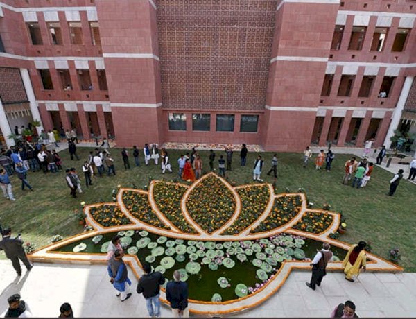 BJP हेडक्वार्टर के 42 स्टाफ व सुरक्षाकर्मी हुए कोरोना संक्रमित, केंद्रीय मंत्री नितिन गडकरी भी चपेट में BJP हेडक्वार्टर के 42 स्टाफ व सुरक्षाकर्मी हुए कोरोना संक्रमित, केंद्रीय मंत्री नितिन गडकरी भी चपेट में
