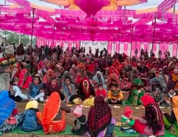 बंदर की मौत पर बैंड-बाजे के साथ अंतिम संस्कार, तेरहवीं के लिए छपे कार्ड, मृत्युभोज में जुटे हजारों लोग बंदर की मौत पर बैंड-बाजे के साथ अंतिम संस्कार, तेरहवीं के लिए छपे कार्ड, मृत्युभोज में जुटे हजारों लोग
