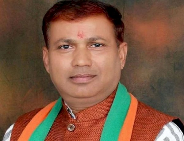 बीजेपी का सातवां विकेट गिरा, विधायक मुकेश वर्मा ने दिया इस्तीफा बीजेपी का सातवां विकेट गिरा, विधायक मुकेश वर्मा ने दिया इस्तीफा