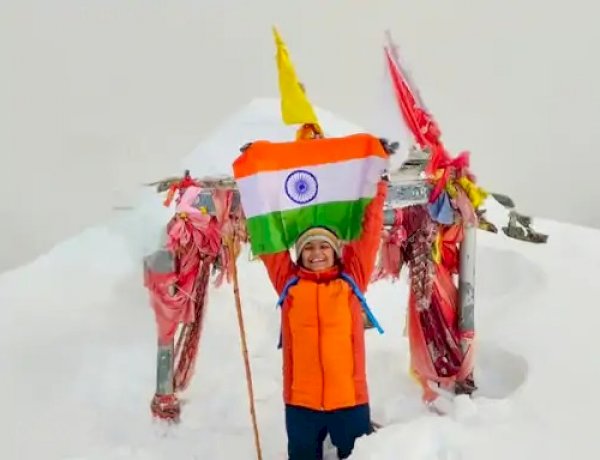 रतलाम की पहली पर्वतारोही बनीं रिद्धि माहेश्वरी, हिमालय की 13500 फीट ऊंची चोटी पर लहराया तिरंगा