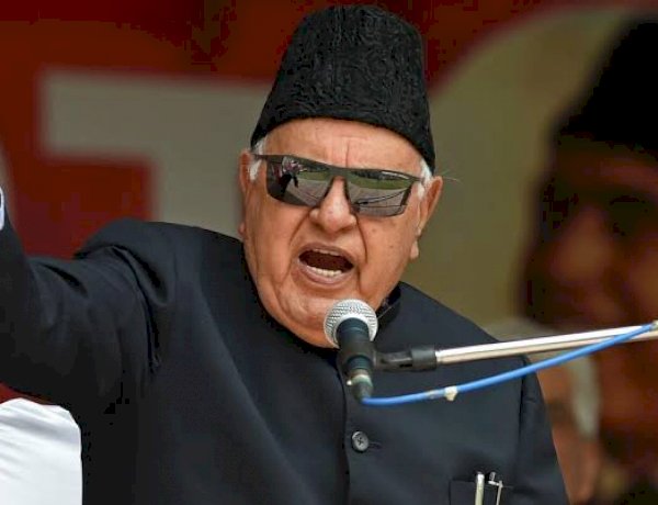 कश्मीरी पंडितों के पलायन की वजह दिल्ली में बैठी हुकूमत थी, यदि मैं जिम्मेदार तो फांसी पर चढ़ा देना: फारूक अब्दुल्ला कश्मीरी पंडितों के पलायन की वजह दिल्ली में बैठी हुकूमत थी, यदि मैं जिम्मेदार तो फांसी पर चढ़ा देना: फारूक अब्दुल्ला