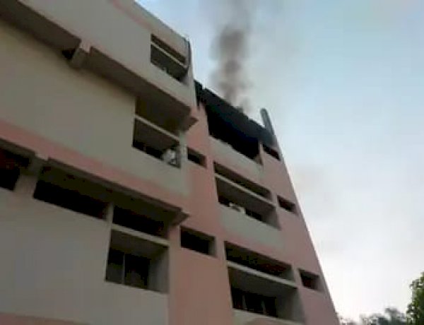 भोपाल के उद्यमिता भवन में लगी भीषण आग, फायर ब्रिगेड की 15 से ज्यादा गाड़ियां आग बुझाने में जुटी