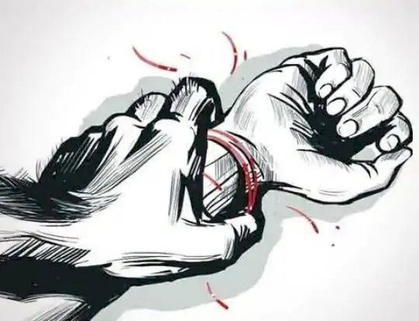 राजधानी भोपाल फिर शर्मसार, एक ही दिन में दुष्कर्म के चार केस, बुजुर्ग महिला से लेकर नबालिग तक शिकार राजधानी भोपाल फिर शर्मसार, एक ही दिन में दुष्कर्म के चार केस, बुजुर्ग महिला से लेकर नबालिग तक शिकार