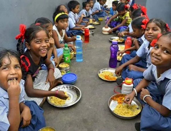 MP में बच्चों को नहीं मिल रहा मिड डे मील, विभाग की लापरवाही के कारण स्कूलों में नहीं पहुंचा मार्च का खाद्यान्न