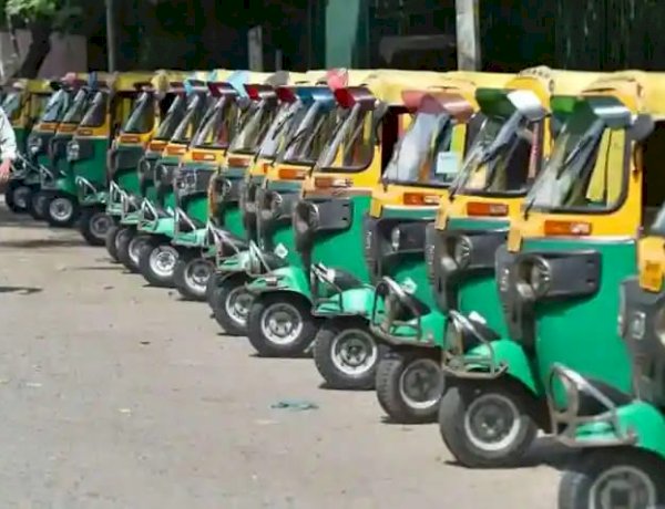 दिल्ली में दो दिवसीय हड़ताल पर ऑटो टैक्सी यूनियन, ईंधन की बढ़ती कीमतों का कर रहे विरोध दिल्ली में दो दिवसीय हड़ताल पर ऑटो टैक्सी यूनियन, ईंधन की बढ़ती कीमतों का कर रहे विरोध