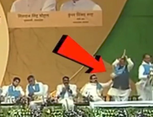 MP बीजेपी में खींचतान शुरू, CM के सम्मान में खड़े हुए मंत्री भदौरिया, नरोत्तम मिश्रा ने कुर्ता खींचकर बैठा दिया