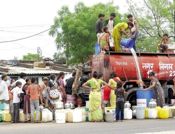 भोपाल में पानी को लेकर मचा कोहराम, पांचवे दिन मिला भी तो गंदा पानी, कांग्रेस ने कहा- बीजेपी हटाओ, मध्य प्रदेश बचाओ