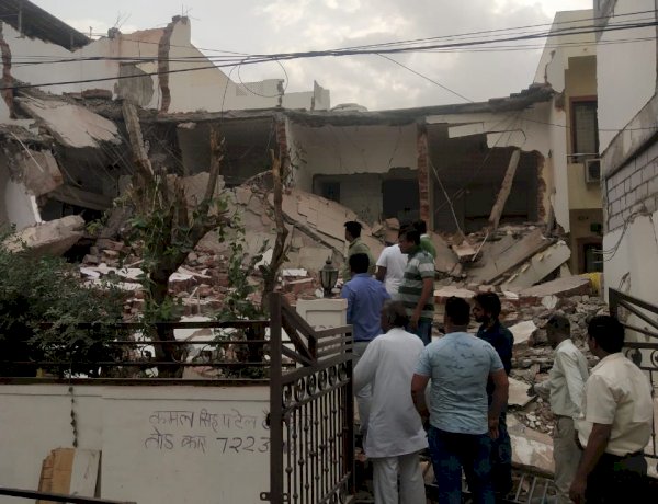शाहपुरा में तीन मंजिला मकान गिरा, एक मजदूर की मौत दो घायल