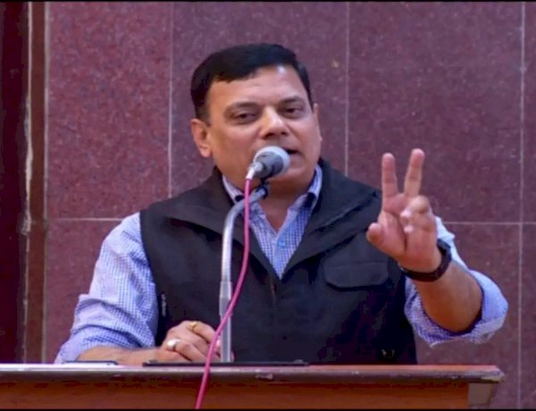 दफ्तर दरबारी: इस्तीफा देने वाले आईएएस के मन में क्या, एमपी दोहराएगा यूपी का इतिहास दफ्तर दरबारी: इस्तीफा देने वाले आईएएस के मन में क्या, एमपी दोहराएगा यूपी का इतिहास