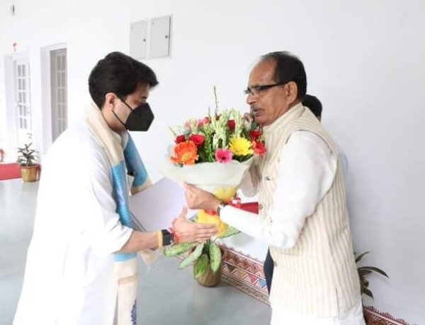 जी भाई साहब जी: बीजेपी में एक सवाल, ज्योतिरादित्य सिंधिया दावा कर सकते हैं तो हम क्यों नहीं जी भाई साहब जी: बीजेपी में एक सवाल, ज्योतिरादित्य सिंधिया दावा कर सकते हैं तो हम क्यों नहीं