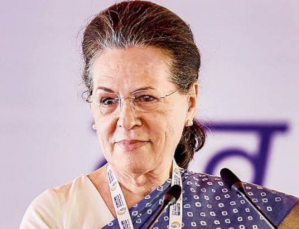सोनिया गांधी ने अग्निपथ योजना को बताया दिशाहीन, युवाओं से अहिंसक आंदोलन की अपील सोनिया गांधी ने अग्निपथ योजना को बताया दिशाहीन, युवाओं से अहिंसक आंदोलन की अपील